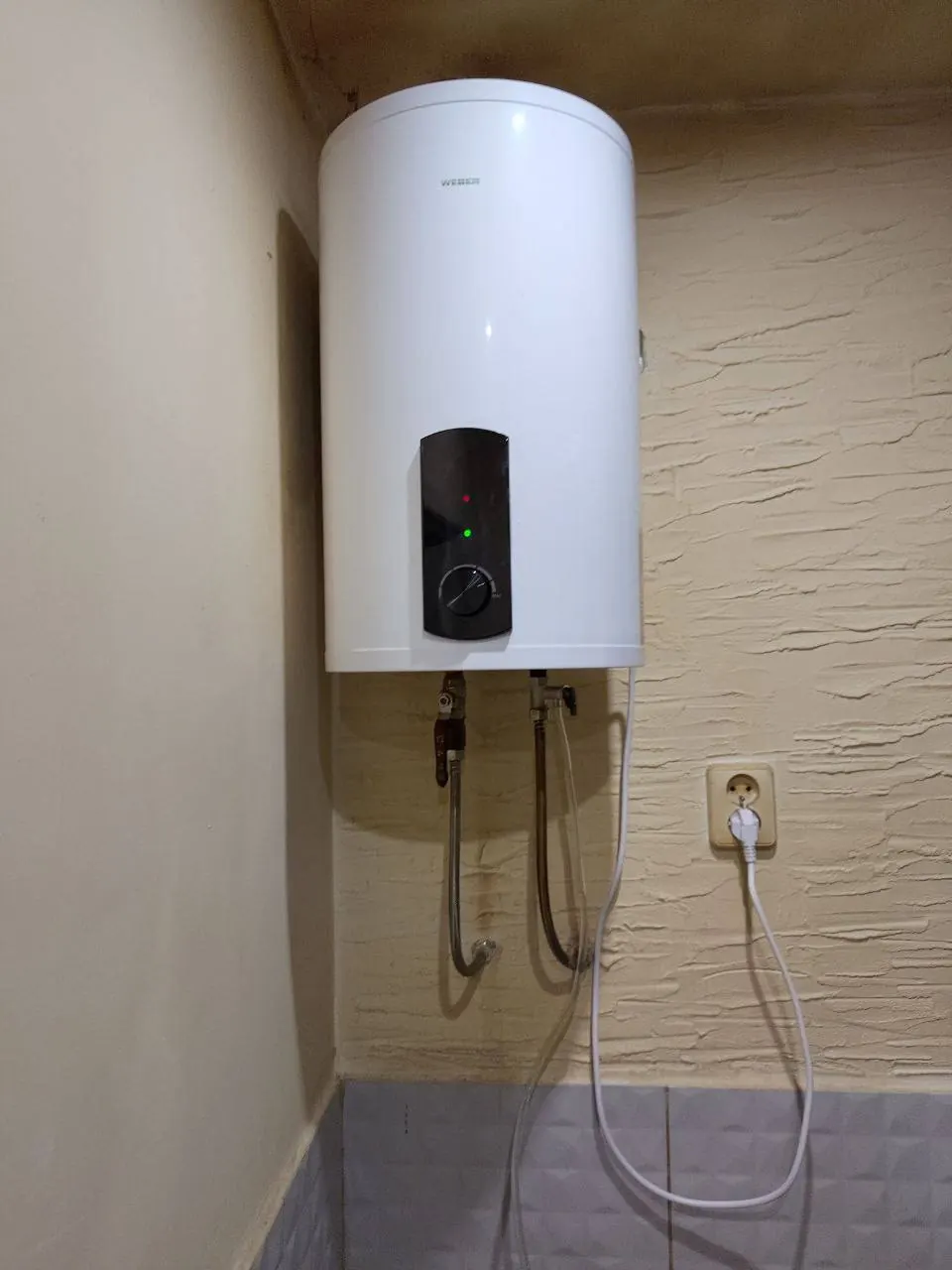 Bojler elektryczny na ścianie — DobryHydraulik Katowice