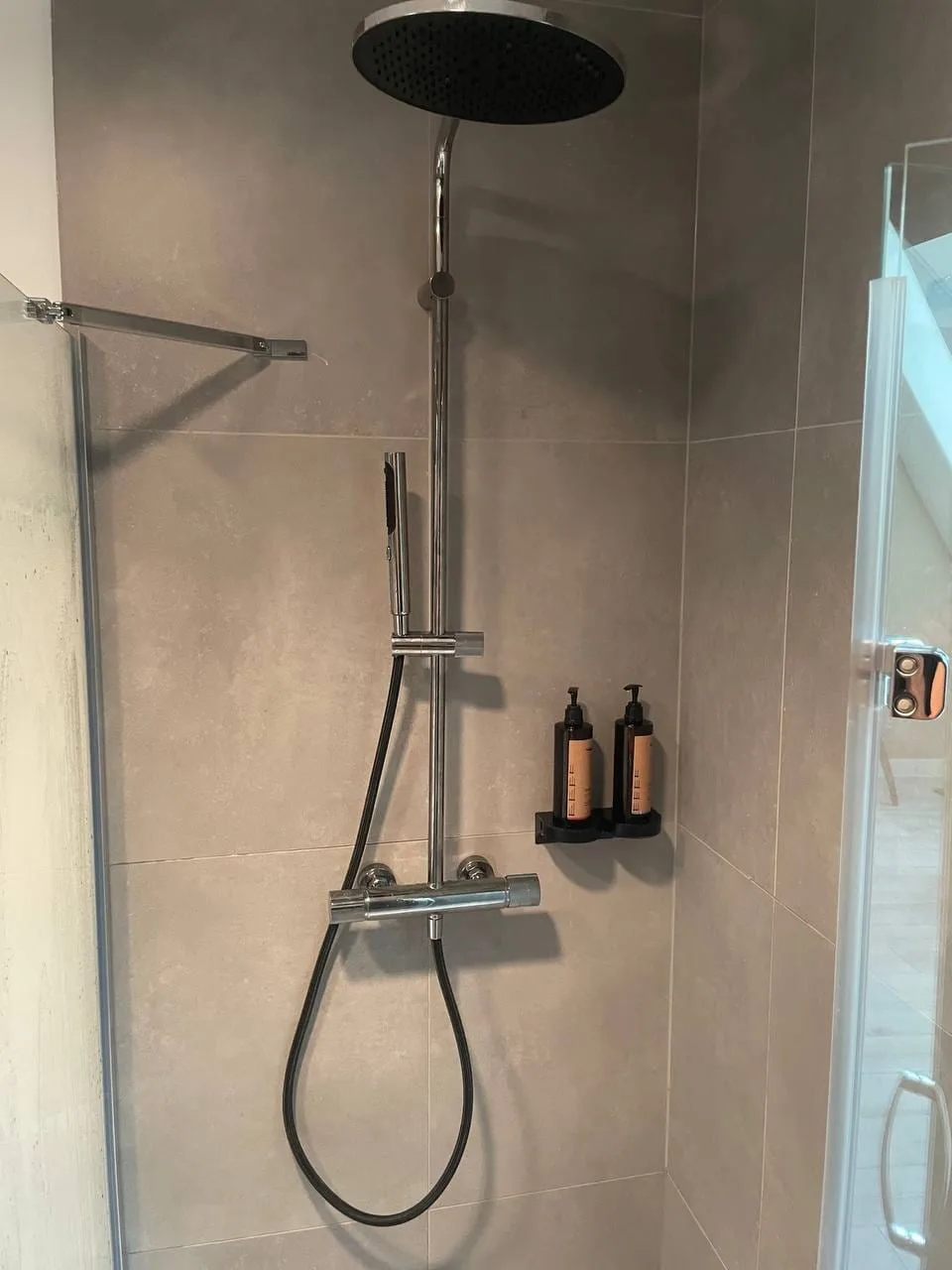 Prysznic walk-in z baterią termostatyczną — DobryHydraulik Katowice